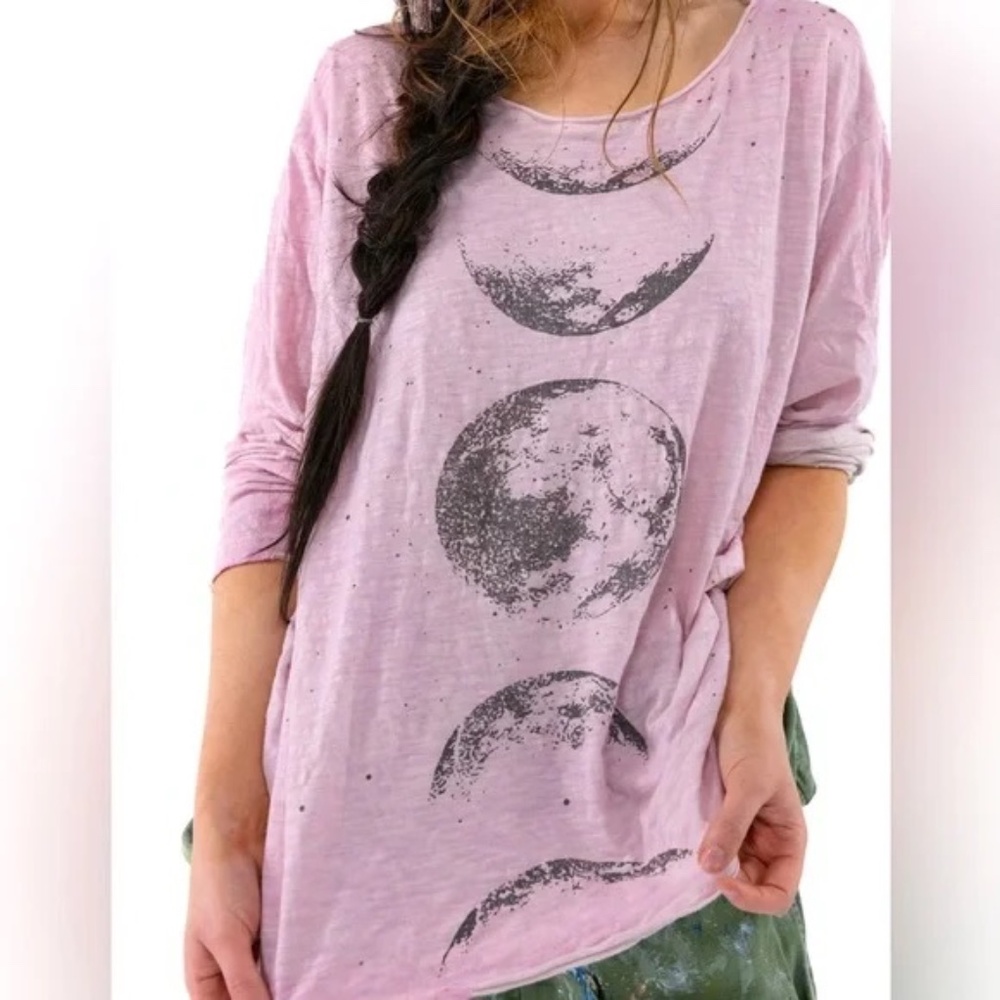 Magnolia Pearl Master of Time Phases Viggo Tee